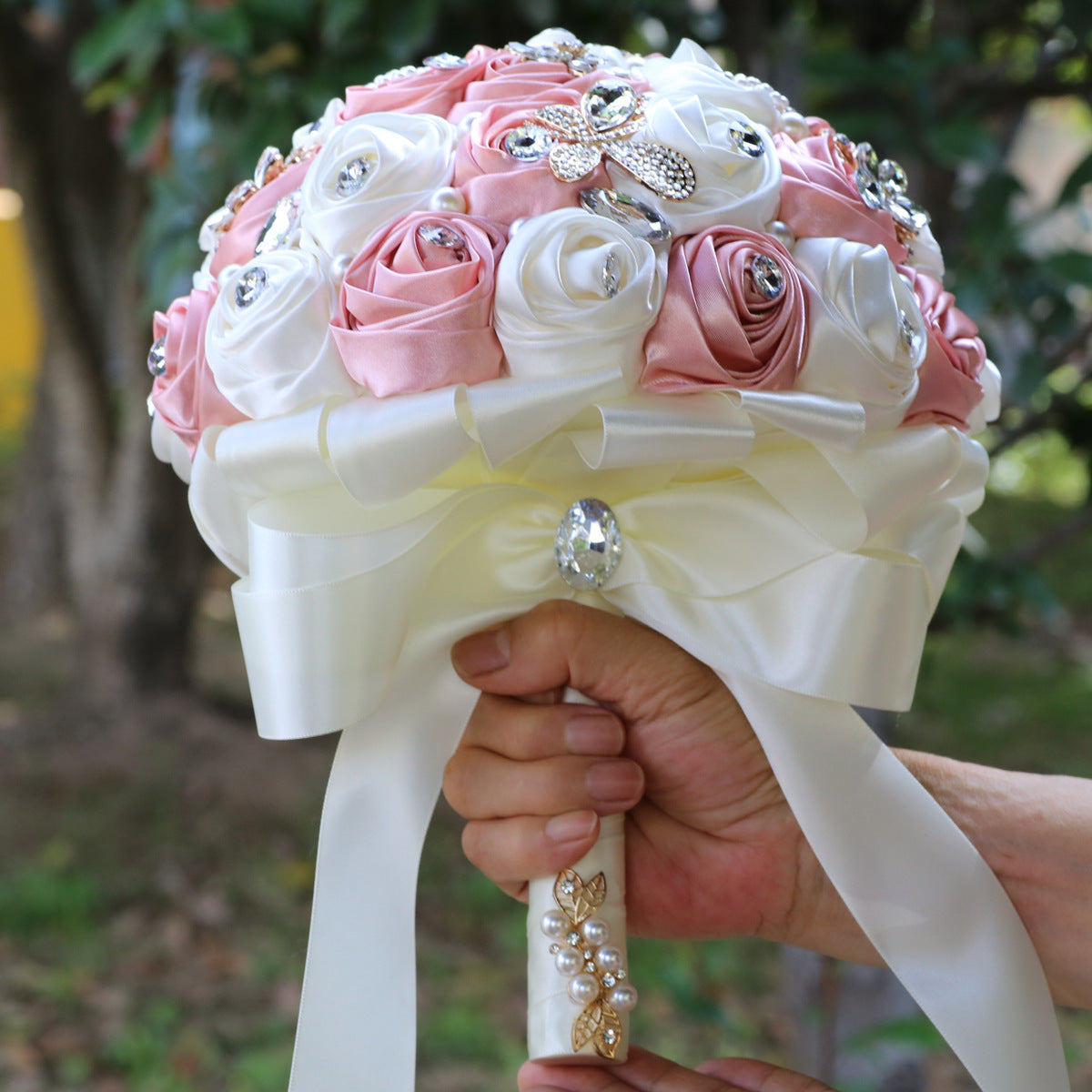 22cm New Style Luxury Bridal Bouquet Bride Bridesmaid Quinceanera Satin Rose Flower Bouquet Wedding Champagne and Ivory W2037