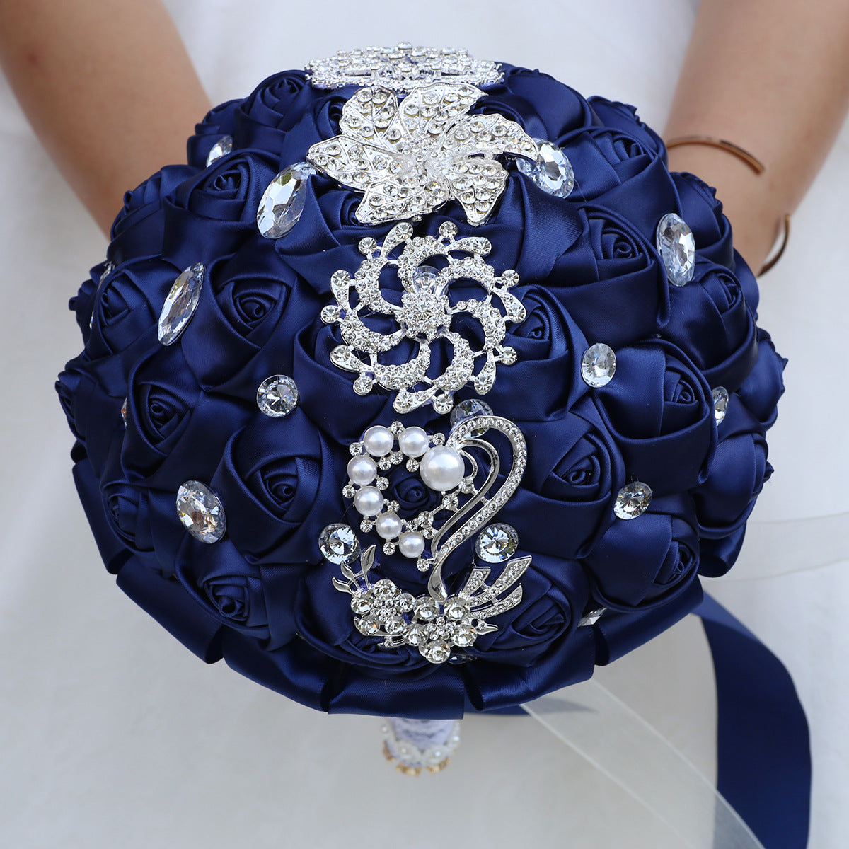 21cm Wedding Bouquet Artifical Rose Satin Jeweled Throw Bouquet Bridesmaid Holding Flowers Wedding Silk Flower W2027