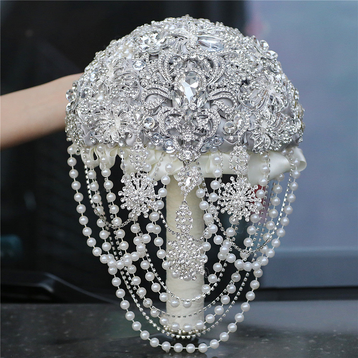 21cm Wedding Bride Holding Flower Full Diamond Pearl Pendant Creative Heavy Industry Holding Flower Bundle W2012